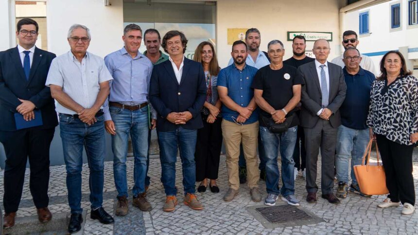 Costa Vicentina volta ao debate com pescadores e autarcas a pedirem ao Governo mudanças nas regras de pesca lúdica e no período de defeso do sargo local.