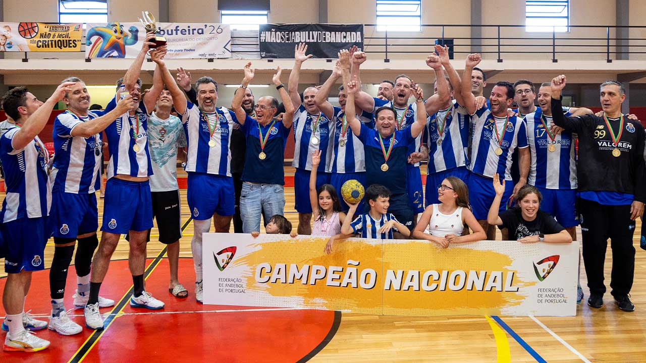 Andebol Masters teve fase final em Albufeira, onde o FC Porto venceu o Belenenses por 33-24 e conquistou o título nacional.
