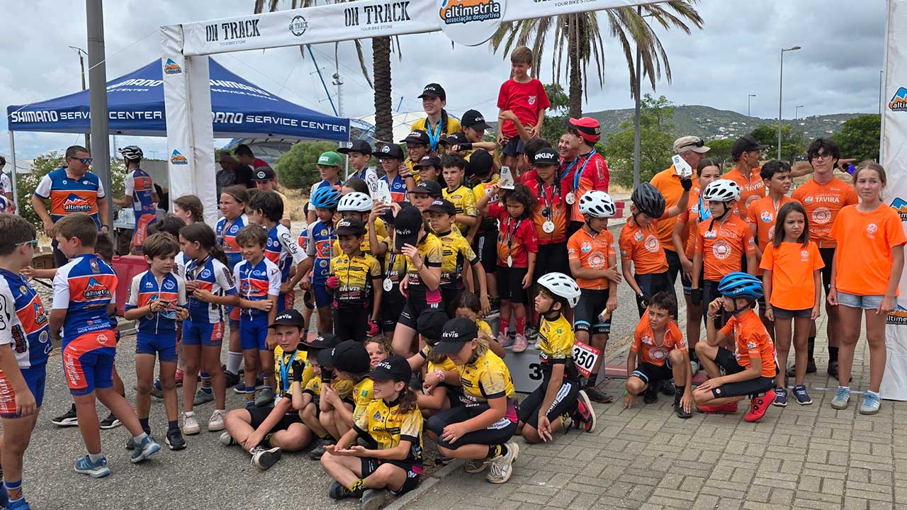 BTT Loulé/Elevis conquistou o Campeonato Regional de XCO e o Encontro de Escolas, com cinco atletas campeões regionais e vários lugares no pódio da prova.