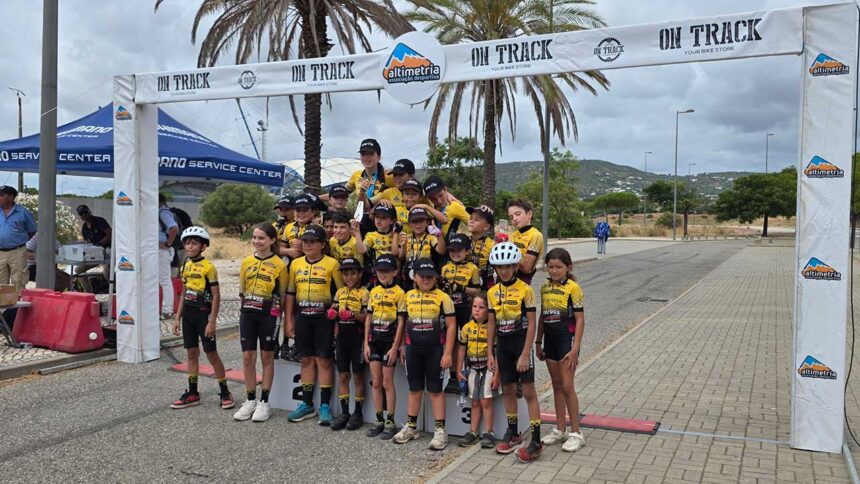 BTT Loulé/Elevis conquistou o Campeonato Regional de XCO e o Encontro de Escolas, com cinco atletas campeões regionais e vários lugares no pódio da prova.