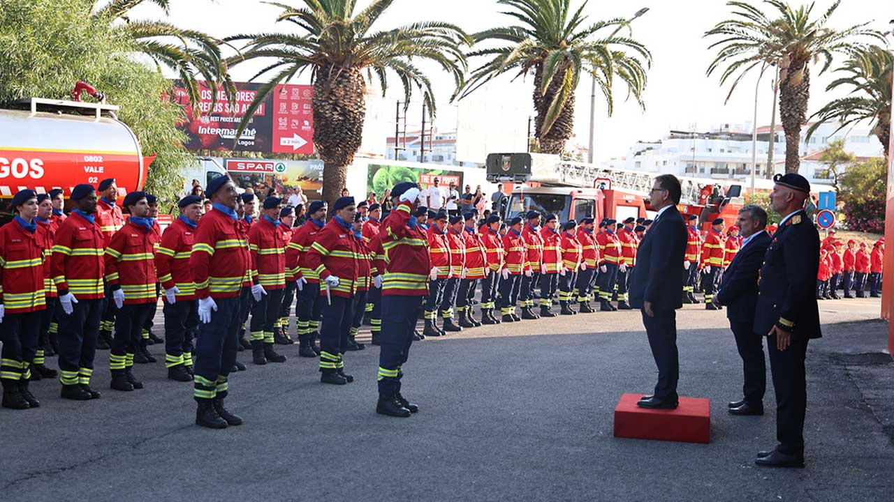 Ministro da Administração Interna participou nas comemorações do 140.º aniversário da corporação, que inaugurou novos veículos e reforçou o compromisso com a proteção da população.