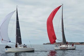 Choque Sailing venceu as 90 milhas entre Lagos e Palos de la Frontera após apostar numa rota diferente da restante frota.