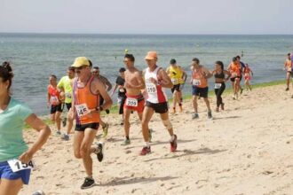 Corrida Mar Azul tem inscrições abertas até 29 de julho para provas de dois e cinco quilómetros nas praias de Tavira.