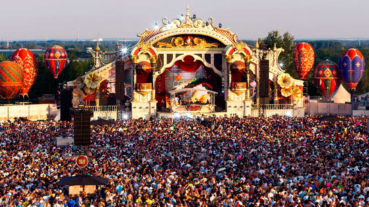 Natural de Faro, o DJ e produtor torna-se no primeiro artista cabo-verdiano a atuar no Tomorrowland e espera abrir portas ao afro house nos grandes festivais internacionais.
