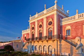 Candidaturas de Faro concorrem nas categorias Turismo e História, numa emissão em direto da TVI a partir de Estoi.
