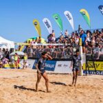 Footvolley World Tour transformou a Praia dos Pescadores num palco internacional, com lotação completa e atletas de dez países em competição.