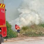 O fogo mobilizou 24 operacionais e oito veículos.