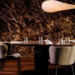 Restaurante do Algarve Marriott Salgados inicia nova temporada com pratos de inspiração asiática, técnicas contemporâneas e referências à gastronomia portuguesa.