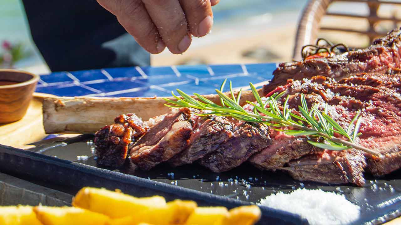 Le Club Algarve reabre com nova carta e sunsets em Albufeira