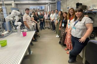 Projeto europeu vai instalar dois Living Labs no Algarve para testar soluções de robótica e inteligência artificial em explorações agrícolas da região.