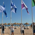 Bandeira Azul volta a estar hasteada em dez praias de Loulé, que mantém ainda oito zonas balneares com distinção Praia Acessível.