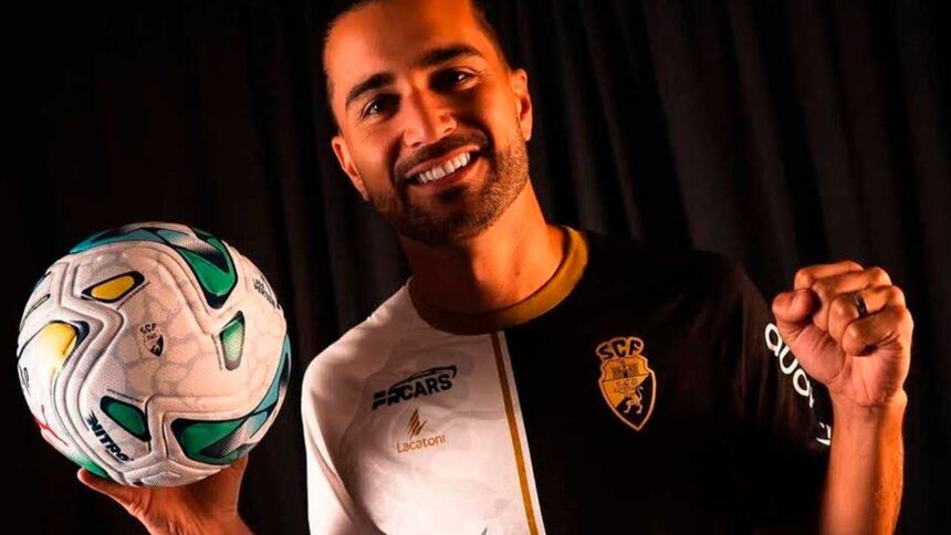 Mattheus Oliveira regressa ao Farense dois anos depois e assume-se motivado para ajudar o clube na temporada 2026/27 da II Liga.