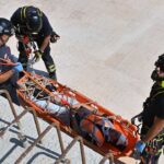 Mercado de Quarteira recebeu um simulacro com resgate por cordas a sete metros de profundidade nas obras do futuro equipamento municipal.
