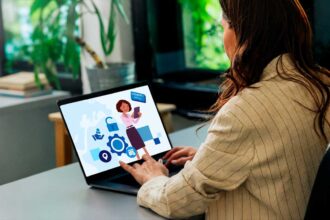Mestres do Digital leva a Loulé uma sessão gratuita com apoio para ativar a Chave Móvel Digital e aprender a usar serviços públicos online com segurança.