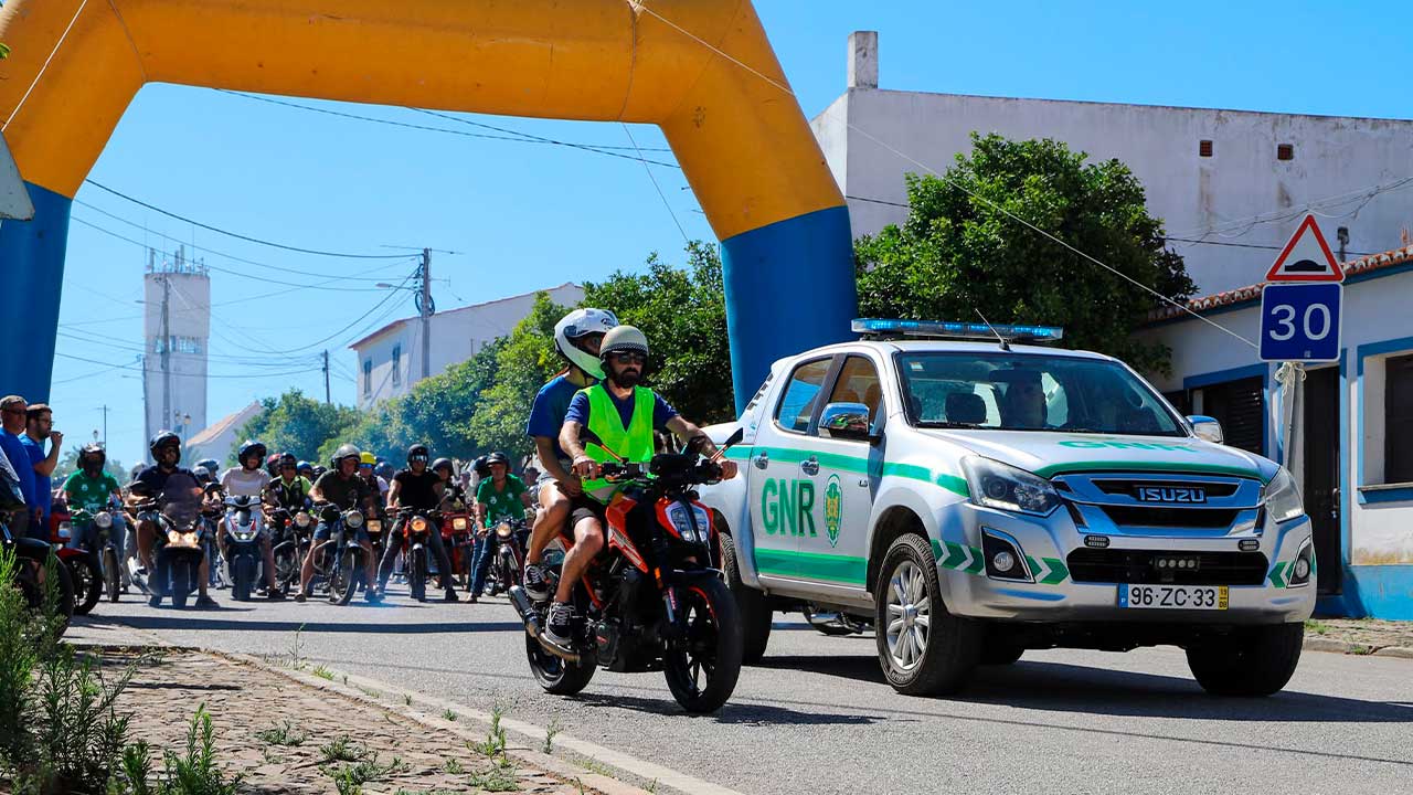 Encontro de Motorizadas Antigas regressa a Martim Longo com um percurso de 50 quilómetros pelas estradas e paisagens do interior algarvio.