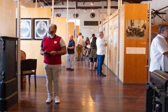 Museu da Cortiça da Fábrica do Inglês recebeu mais de 250 visitantes numa iniciativa de portas abertas que juntou património, música e produtores locais.