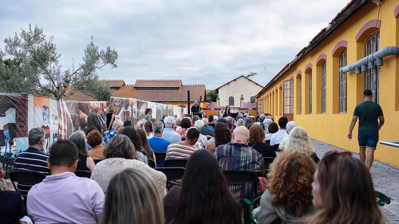Museu da Cortiça da Fábrica do Inglês recebeu mais de 250 visitantes numa iniciativa de portas abertas que juntou património, música e produtores locais.