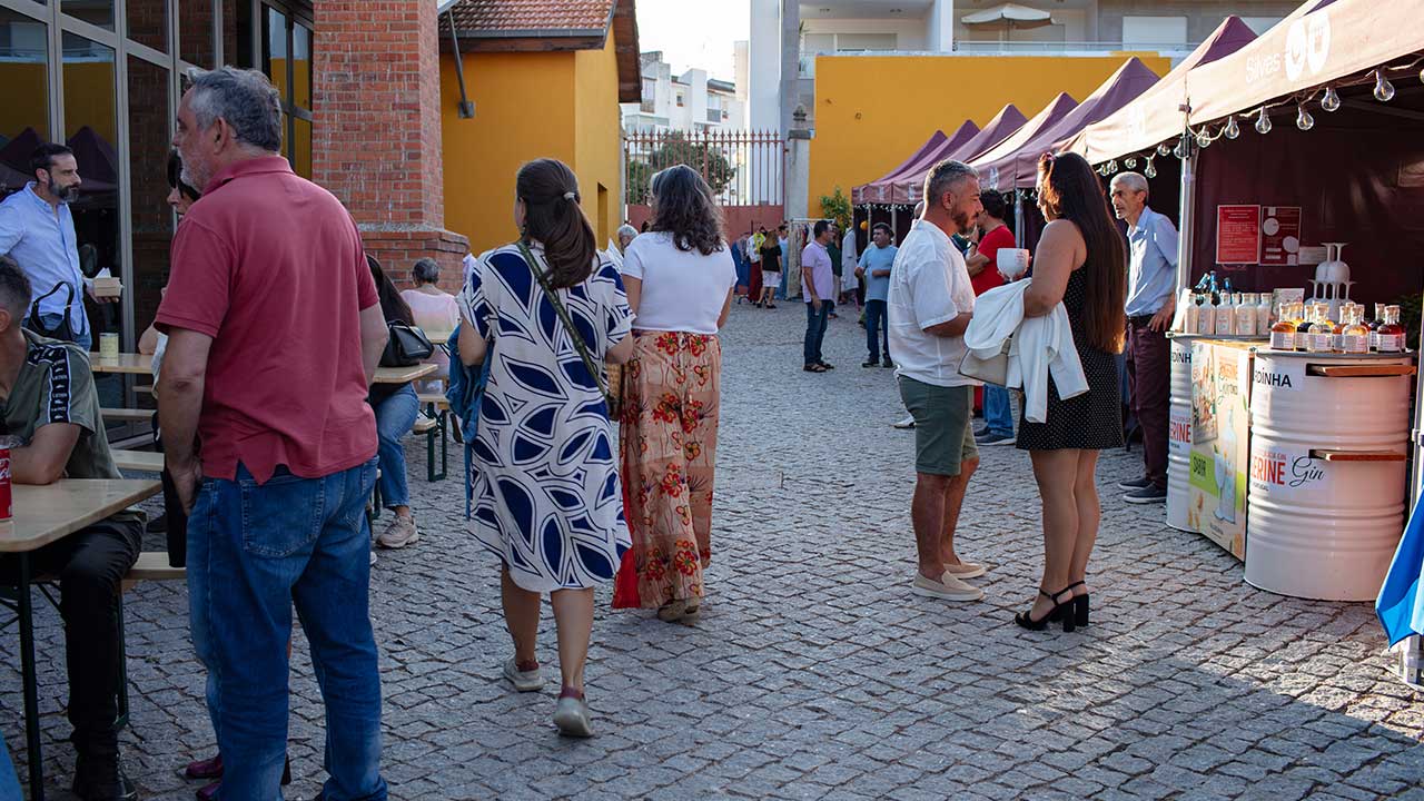 Museu da Cortiça da Fábrica do Inglês recebeu mais de 250 visitantes numa iniciativa de portas abertas que juntou património, música e produtores locais.