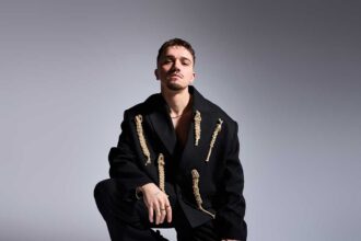 Nuno Ribeiro leva temas como «Maria Joana» e «Saloia» ao Casino Vilamoura, num concerto marcado para 1 de agosto.