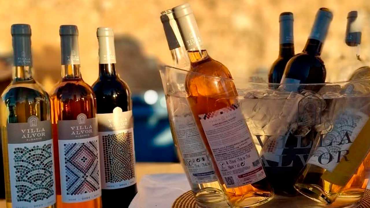 Portimão Wine Tasting junta Arvad, Quinta da Penina e Villa Alvor na Fortaleza de Santa Catarina, com provas, gastronomia e música ao vivo.