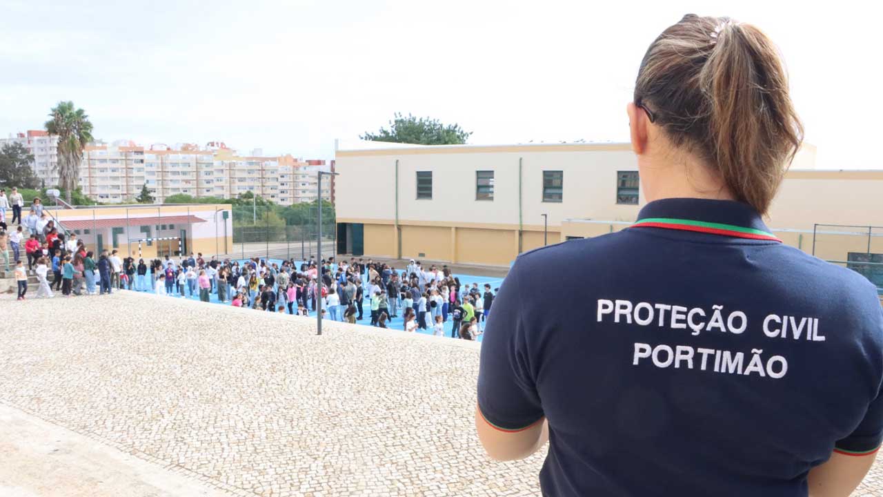 Escolas de Portimão receberam 342 ações da Proteção Civil durante o ano letivo, envolvendo cerca de 9.500 participantes.