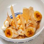 Carta cruza produtos da região com especiarias árabes e inclui propostas para almoço e jantar assinadas pelo chef Fábio Domingues.