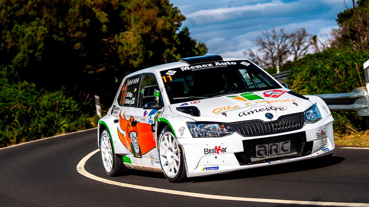 Ricardo Filipe terminou o Rali da Calheta no Top 8 e foi terceiro entre as equipas do Campeonato de Portugal de Ralis.
