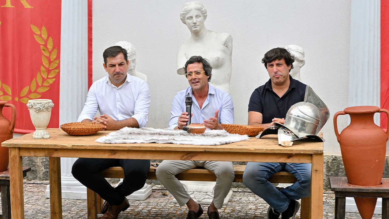Salir no Tempo recria Roma Antiga com mais de 200 espetáculos, corridas de bigas, gladiadores e novas experiências para toda a família.