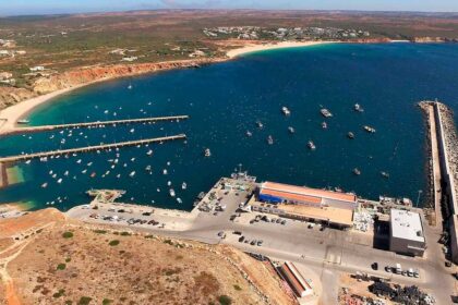 Secretário de Estado das Pescas e do Mar inicia em Sagres uma agenda de visitas a obras da Docapesca apoiadas pelo Mar 2030 em quatro locais do Algarve.