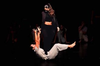 Teatro das Figuras recebe cerca de 40 obras inéditas inspiradas em ícones da cultura pop, seguidas pelo espetáculo da Splash Dance Crew.