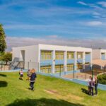 Apoio abrange 30 alunos em Portugal já no ano letivo de 2026/2027, com candidaturas abertas ao Colégio Internacional de Vilamoura.