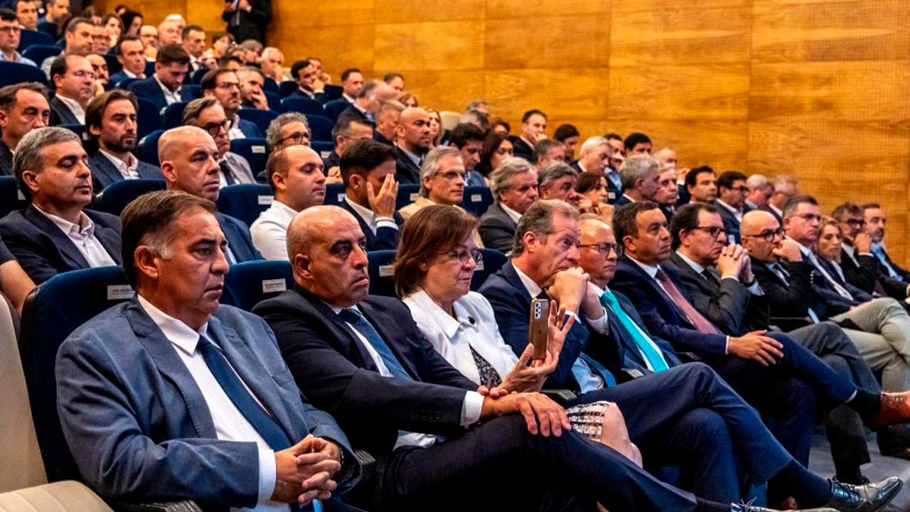Fibra ótica vai chegar a mais de 34 mil habitações do barrocal e interior algarvio, para reforçar o acesso digital.