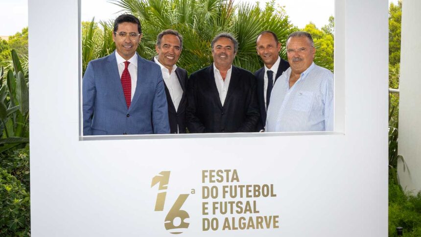 Festa do Futebol e do Futsal do Algarve distinguiu dezenas de atletas, treinadores, árbitros, dirigentes e clubes em Albufeira.