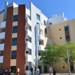 Câmara de Loulé entregou 117 habitações a famílias do concelho no âmbito do Programa 1.º Direito. O município prepara ainda mais 529 fogos em diferentes fases de desenvolvimento para reforçar a resposta à crise habitacional.