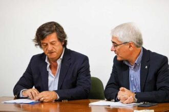 Autarquia defende quotas adicionais, maior fiscalização e reciprocidade entre Portugal e Espanha nas águas fronteiriças.